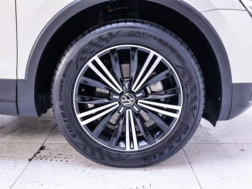 Volkswagen Tiguan L L 2020 330TSI AT Comfort VI
