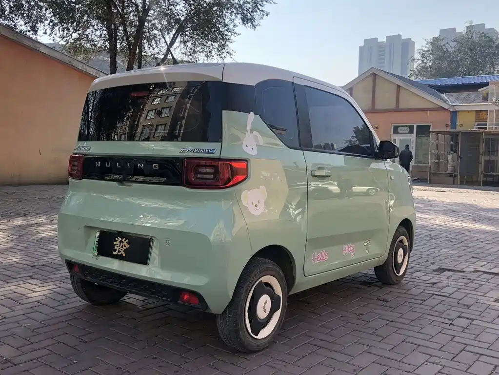 Wuling MINIEV — миниатюра 6