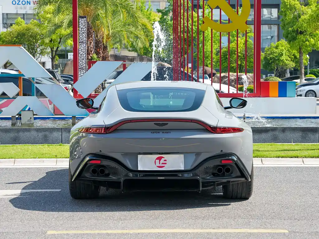 Aston Martin V8 Vantage 2020 4.0T V8 Coupe