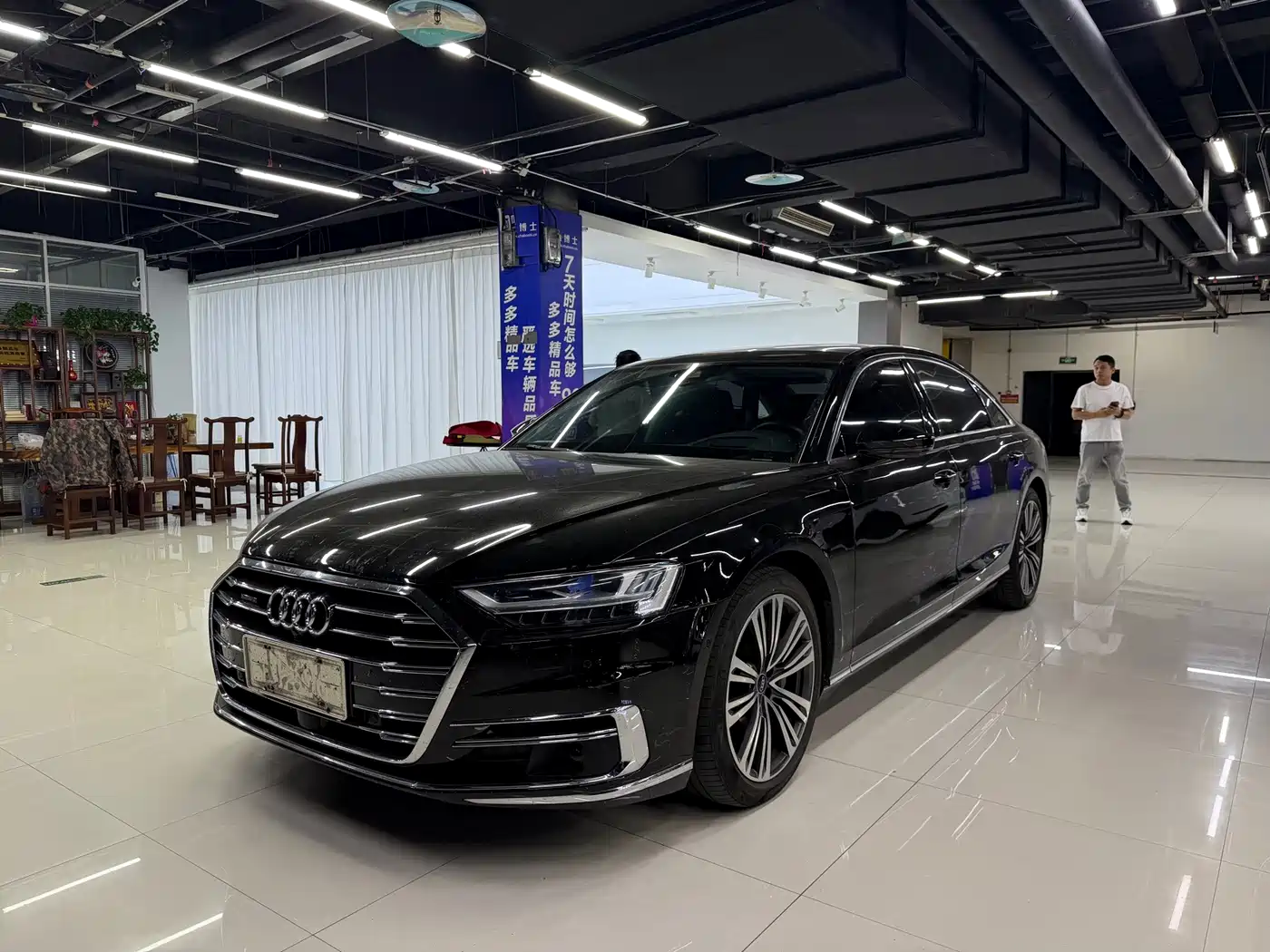 奥迪A8 2021款 A8L 55 TFSI quattro 尊贵型 2021