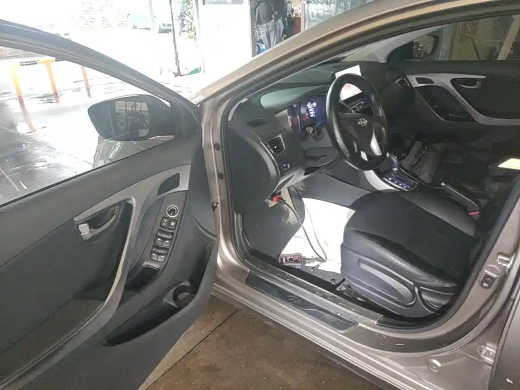 Hyundai Elantra Langdong — миниатюра 16