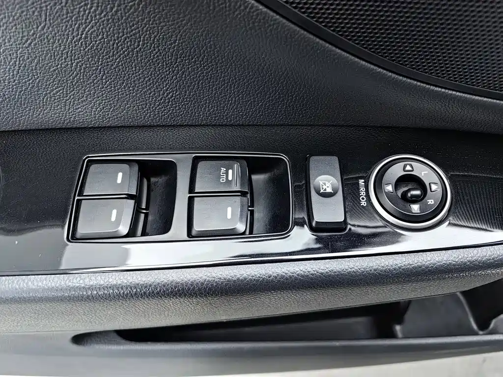 Hyundai Mistra — миниатюра 9