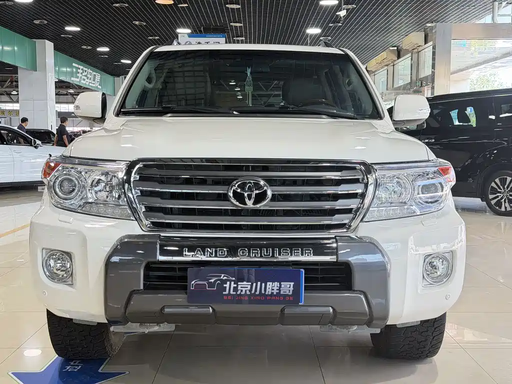 Toyota Land Cruiser 2012 4.6L AT VX-R
