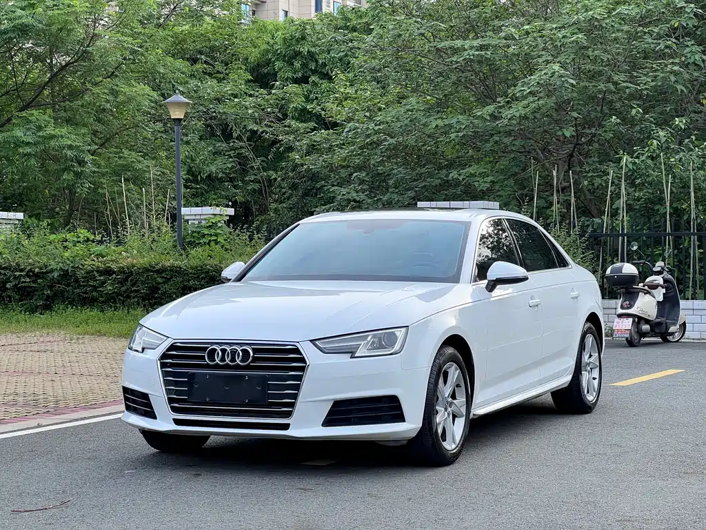 Купить Audi A4L