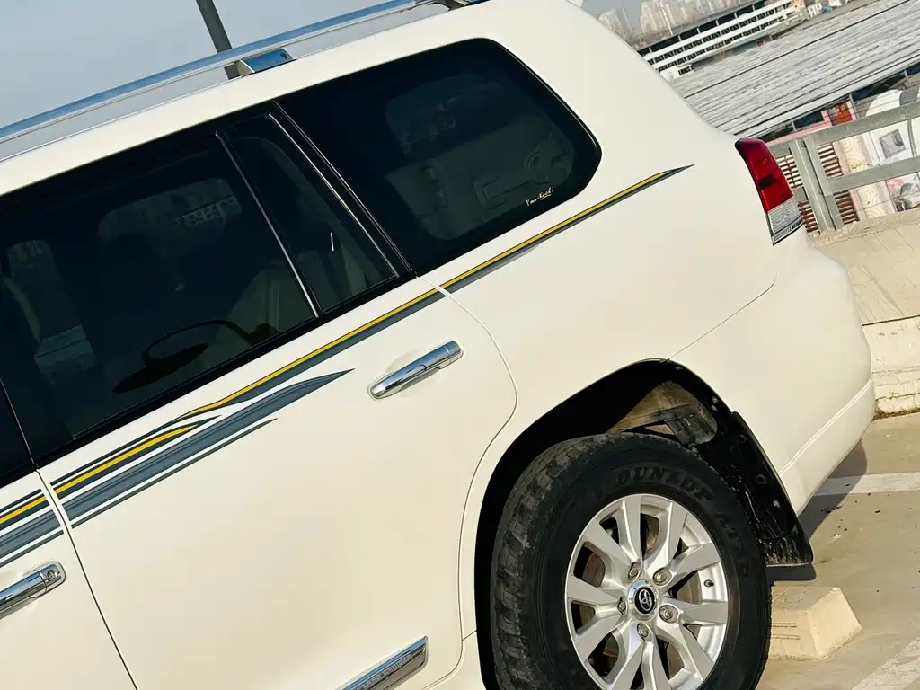 Toyota Land Cruiser 2018 4.6L AT