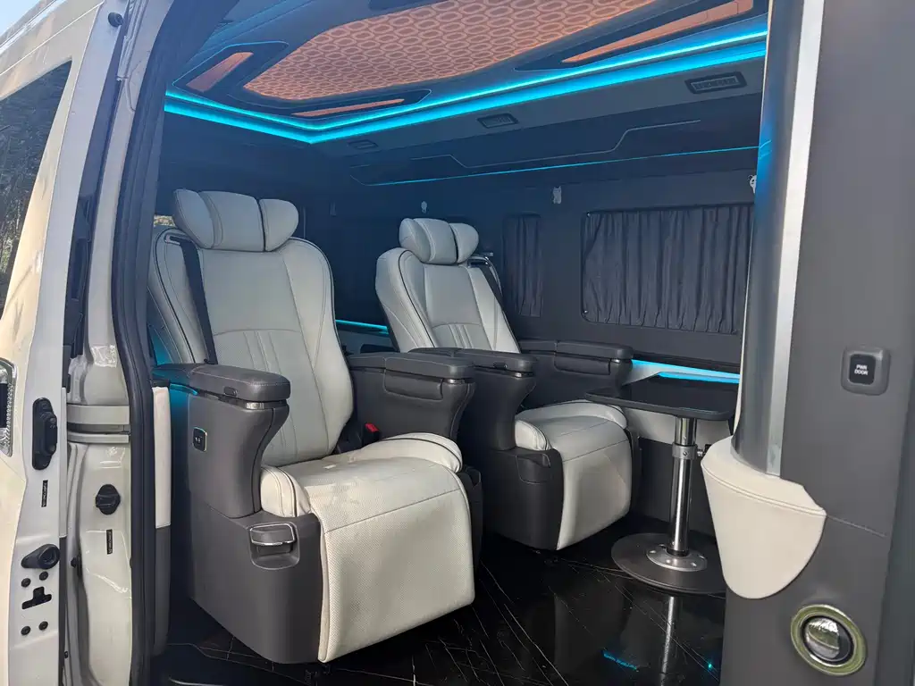 Toyota HiAce 2023 3.5L AT