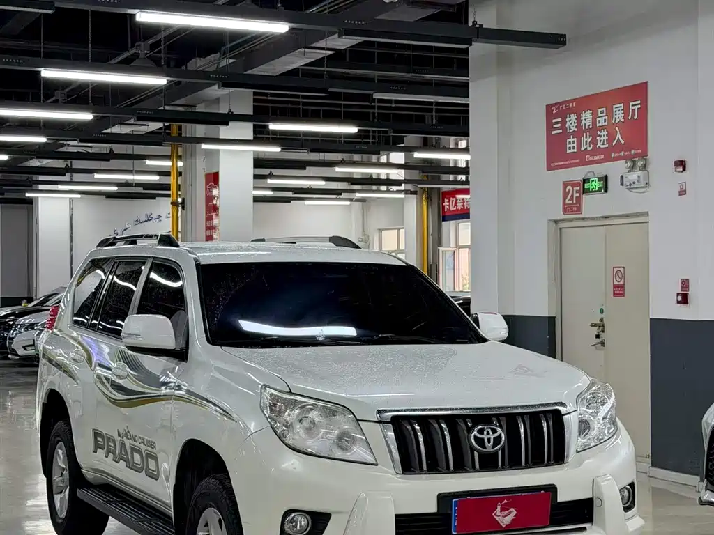 Toyota Land Cruiser Prado 2010 2.7L AT Standard