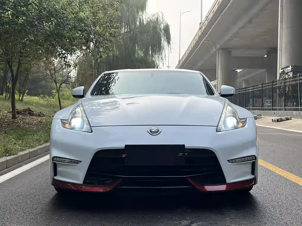 NISSAN 370Z