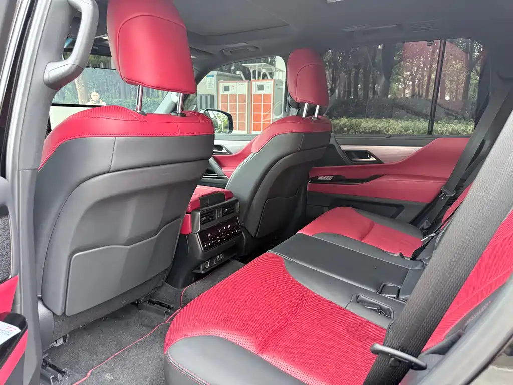 Lexus LX — миниатюра 6