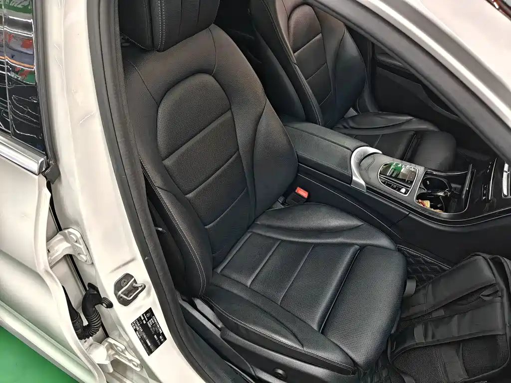 Mercedes-Benz C-Class — миниатюра 4