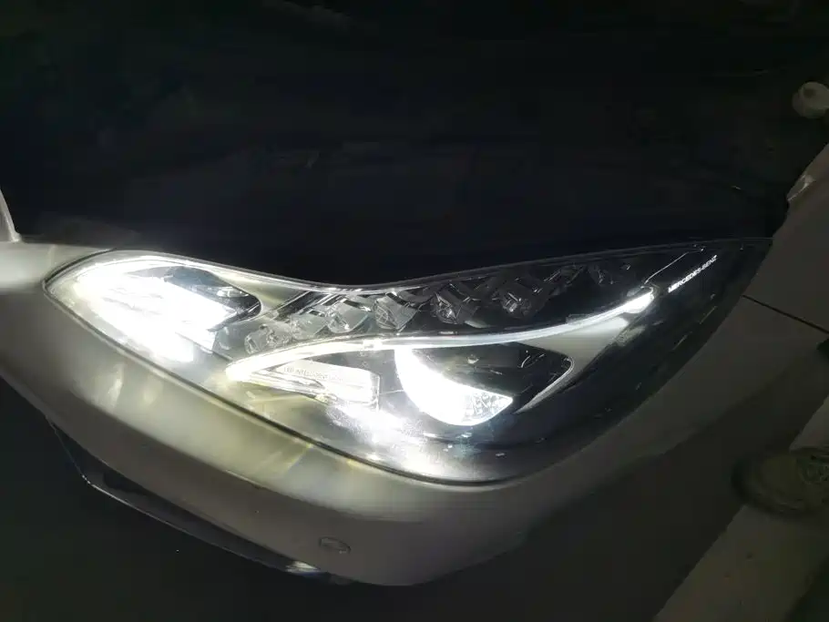 Mercedes-Benz E-Class — миниатюра 5