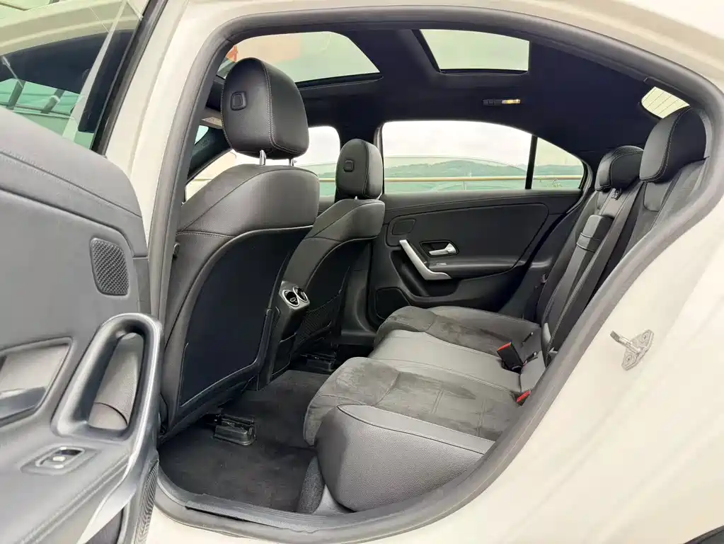 Mercedes-Benz A-Class — миниатюра 16