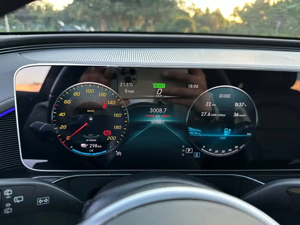 Mercedes-Benz EQC — миниатюра 12