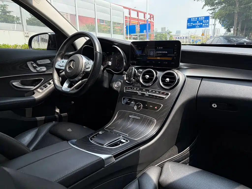 Mercedes-Benz C-Class — миниатюра 11