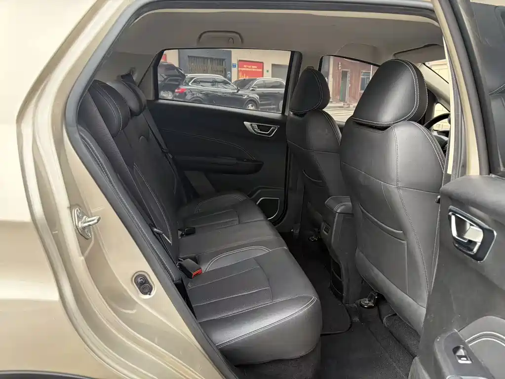 Geely Vision X3 — миниатюра 11