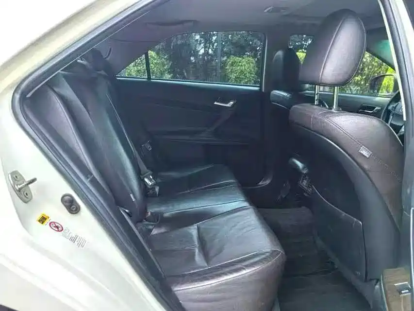 Toyota Reiz — миниатюра 8