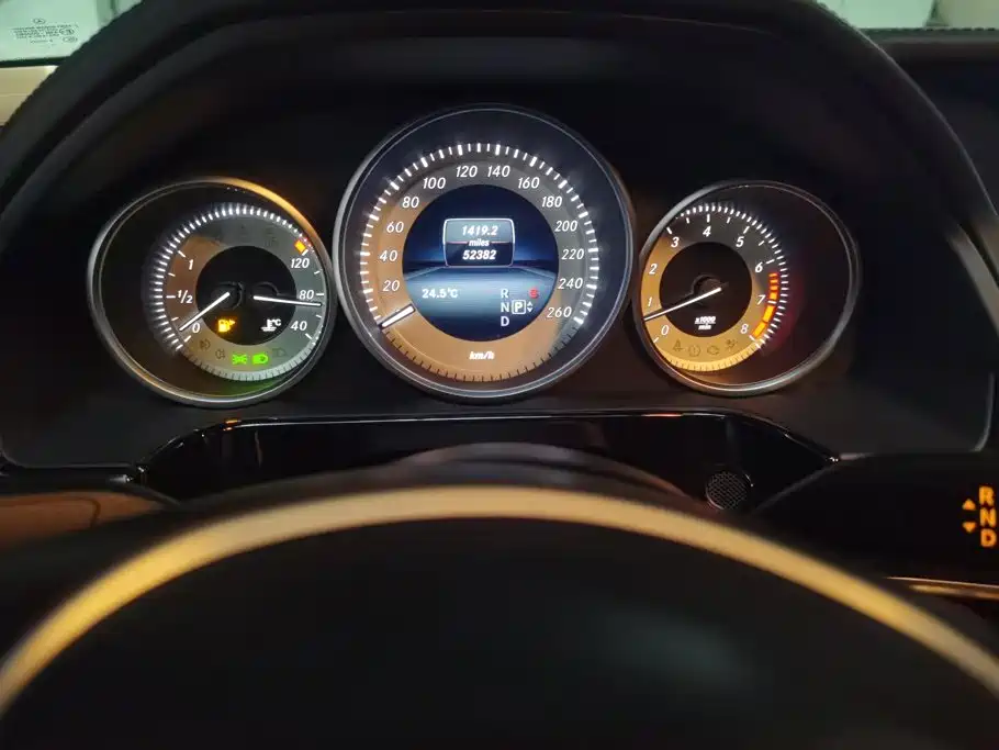 Mercedes-Benz E-Class — миниатюра 14