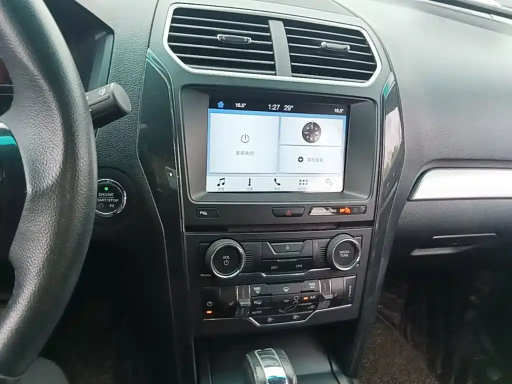 Ford Explorer (Import) — миниатюра 13