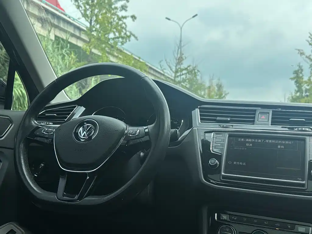 Volkswagen Tiguan L — миниатюра 15