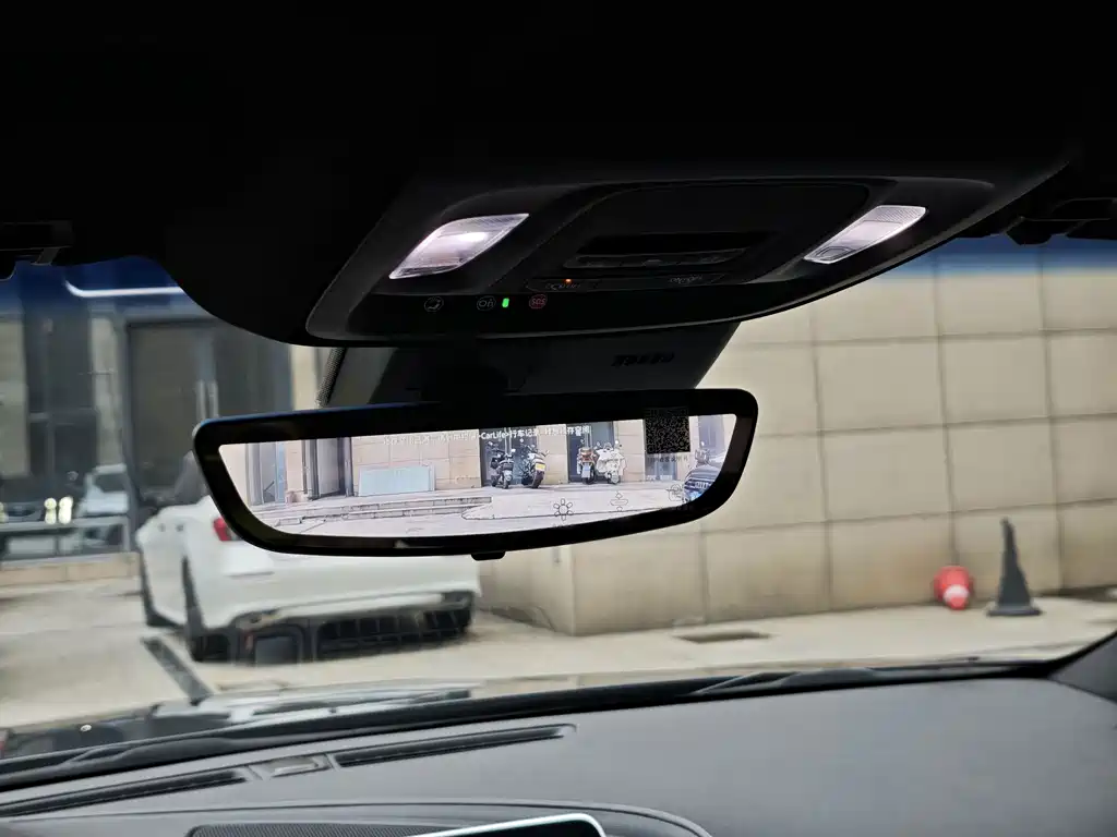Cadillac CT5 — миниатюра 13