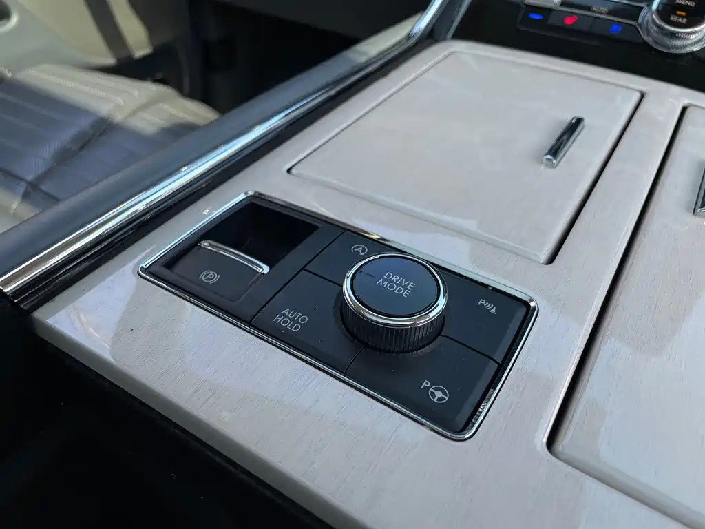 Lincoln Navigator — миниатюра 16