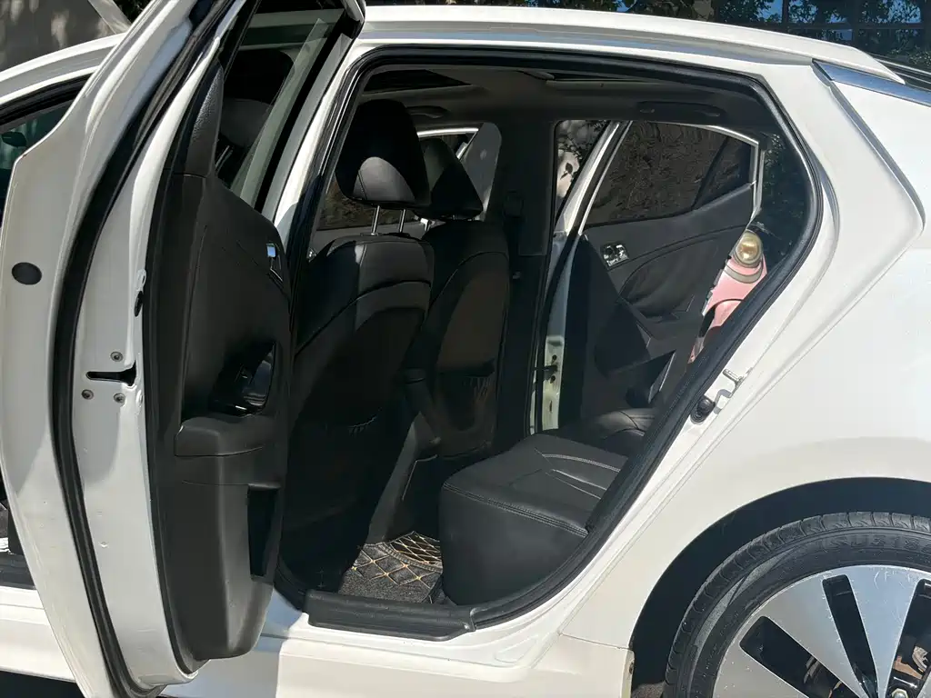 Kia K5 — миниатюра 13