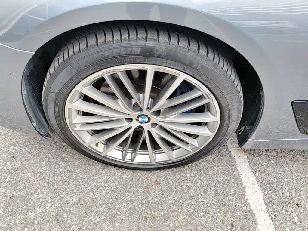 BMW 5 Series (Import) — миниатюра 23