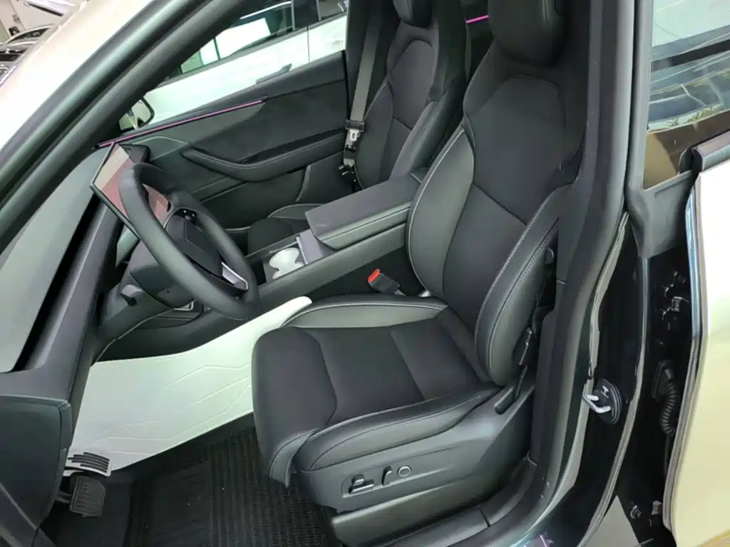 Tesla Model Y L — миниатюра 15