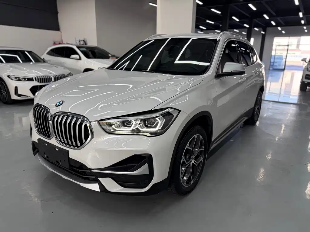 Купить BMW X1