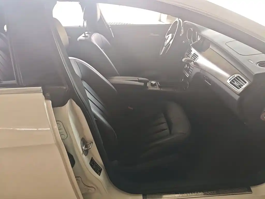 Mercedes-Benz CLS — миниатюра 25