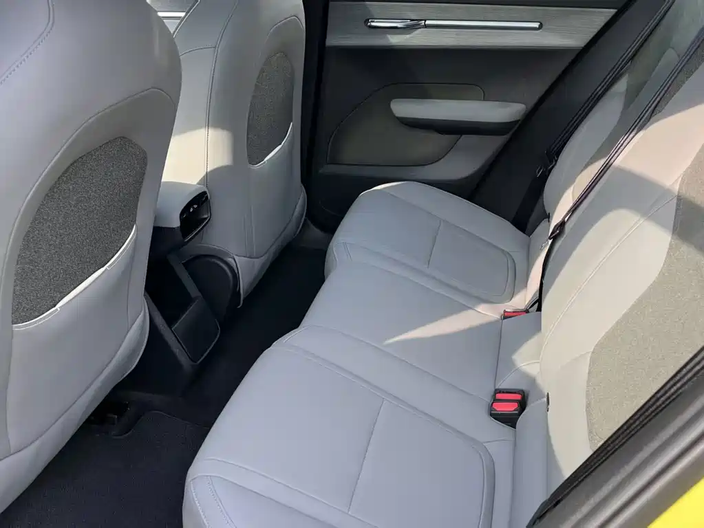 Volvo EX30 — миниатюра 7