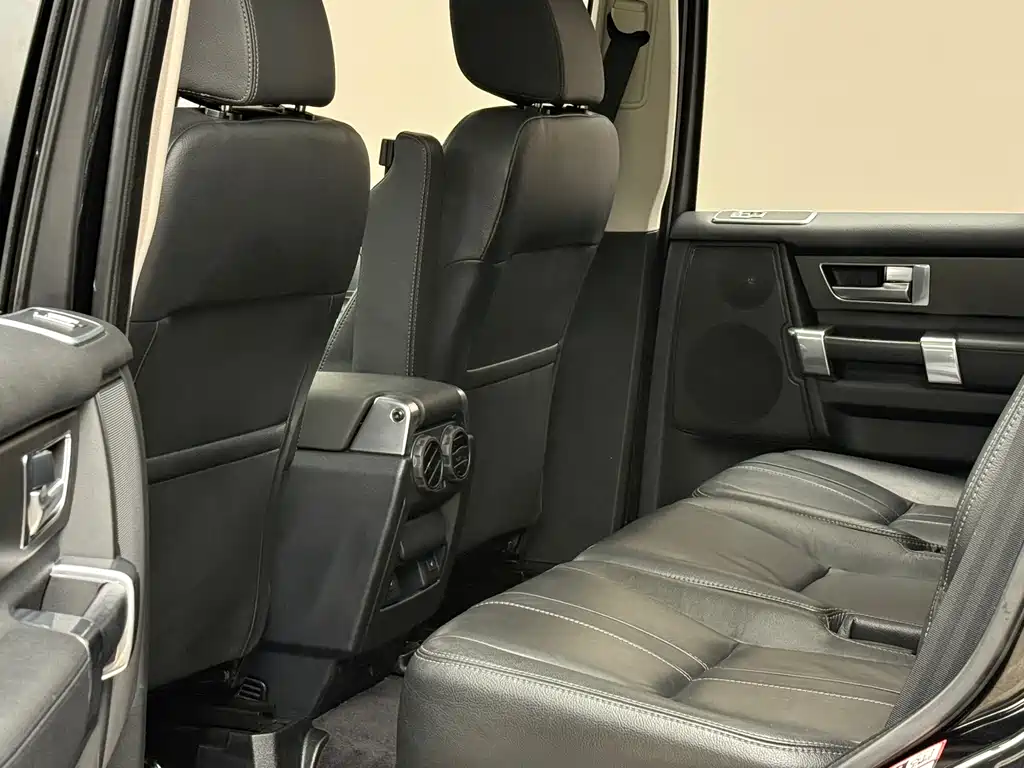 Land Rover Discovery 2016 3.0 SC V6 SE