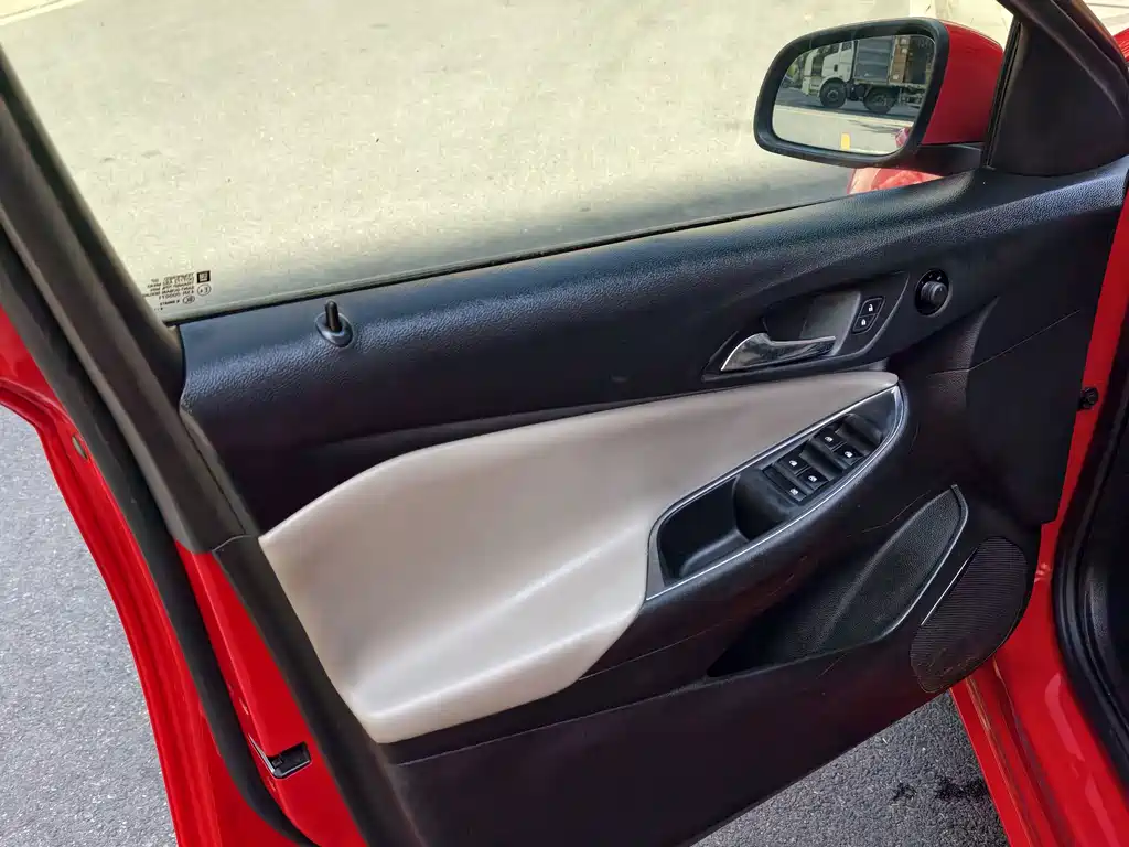 Chevrolet Cruze — миниатюра 8