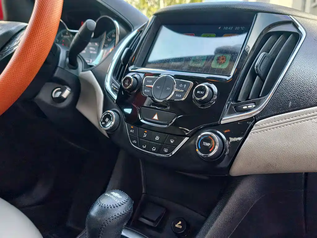 Chevrolet Cruze — миниатюра 14