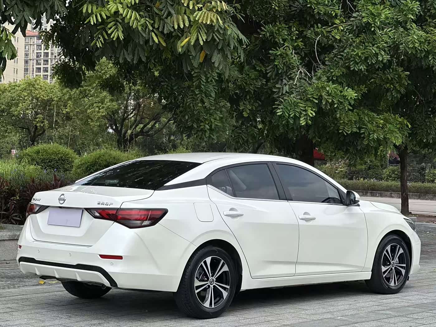 Nissan Teana 1.6 л 2021 г. Белый, пробег 38000 км