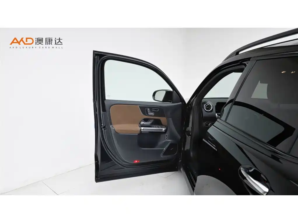 Mercedes-Benz GLB AMG — миниатюра 10