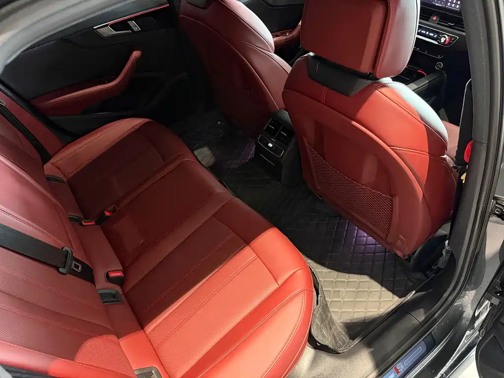 Audi A4L — миниатюра 8