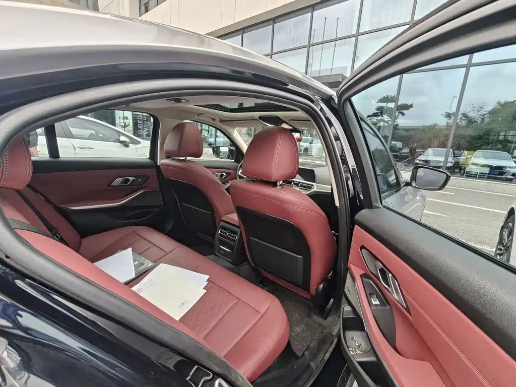 BMW 3 Series 3 2022 330i M Sport