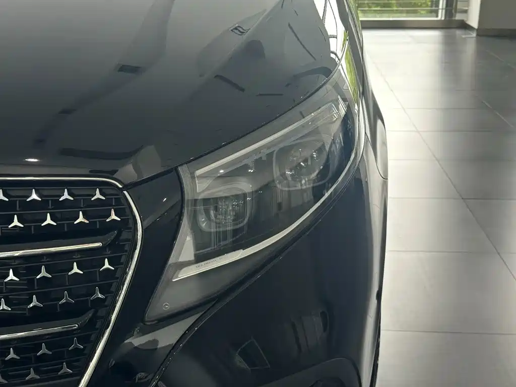 Mercedes-Benz V-Class — миниатюра 10