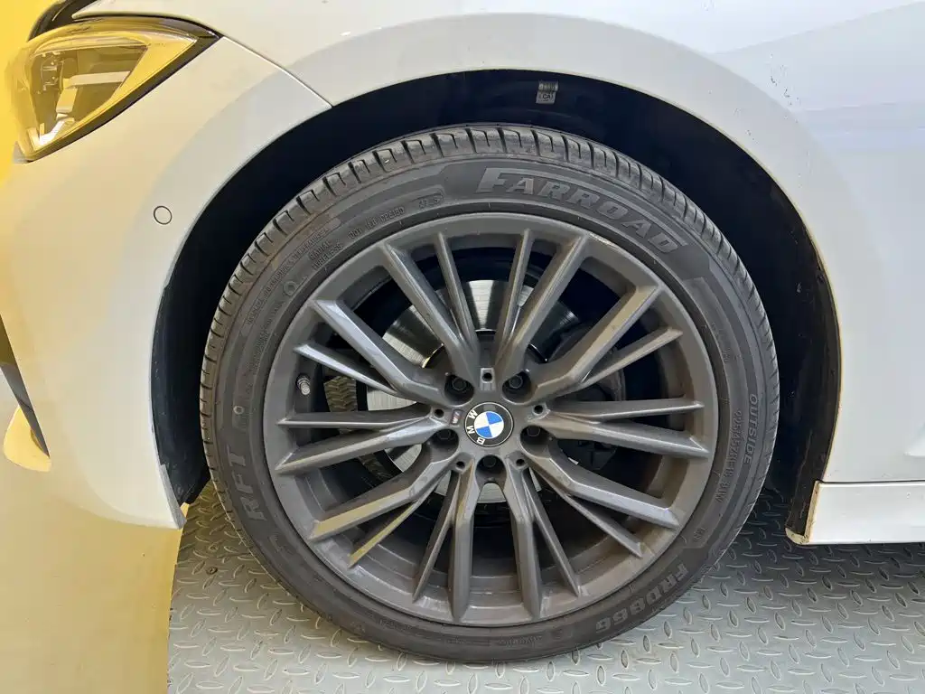 BMW 3 Series — миниатюра 10