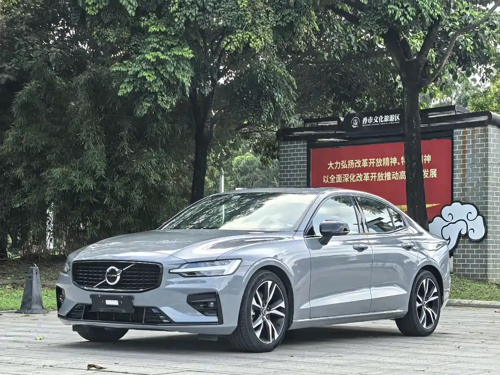 Volvo S60 2025 B5 Smart Elegant Sport Edition
