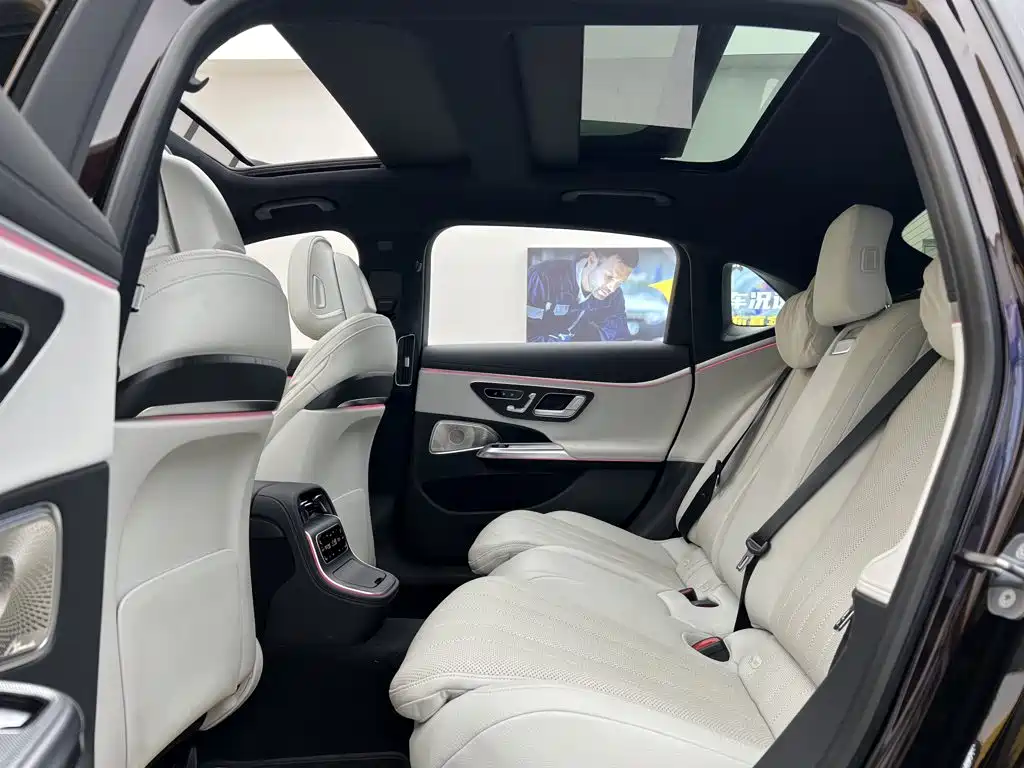 Mercedes-Benz E-Class — миниатюра 21
