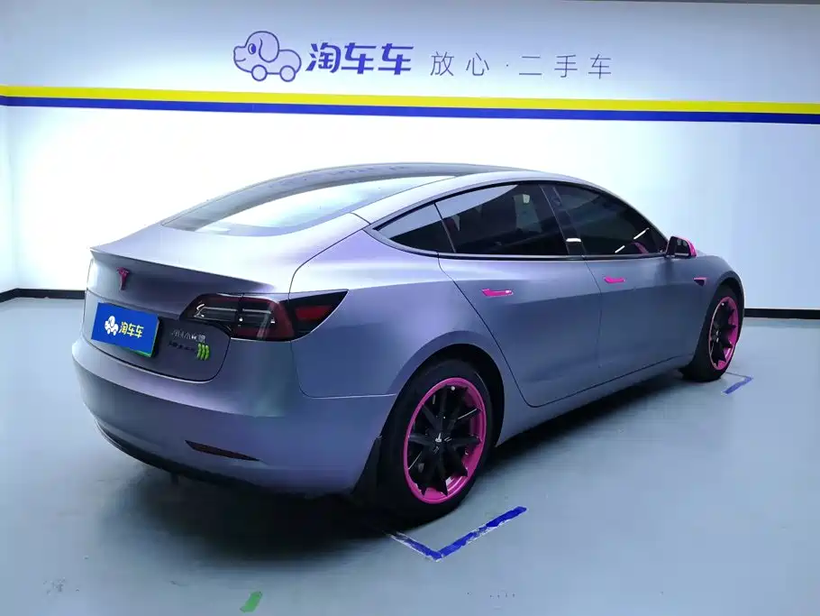 Tesla Model 3 — миниатюра 3