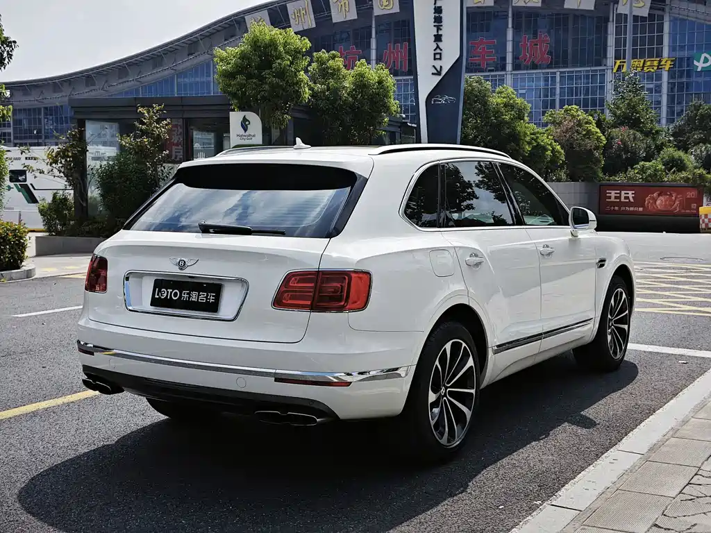 Bentley Bentayga — миниатюра 7