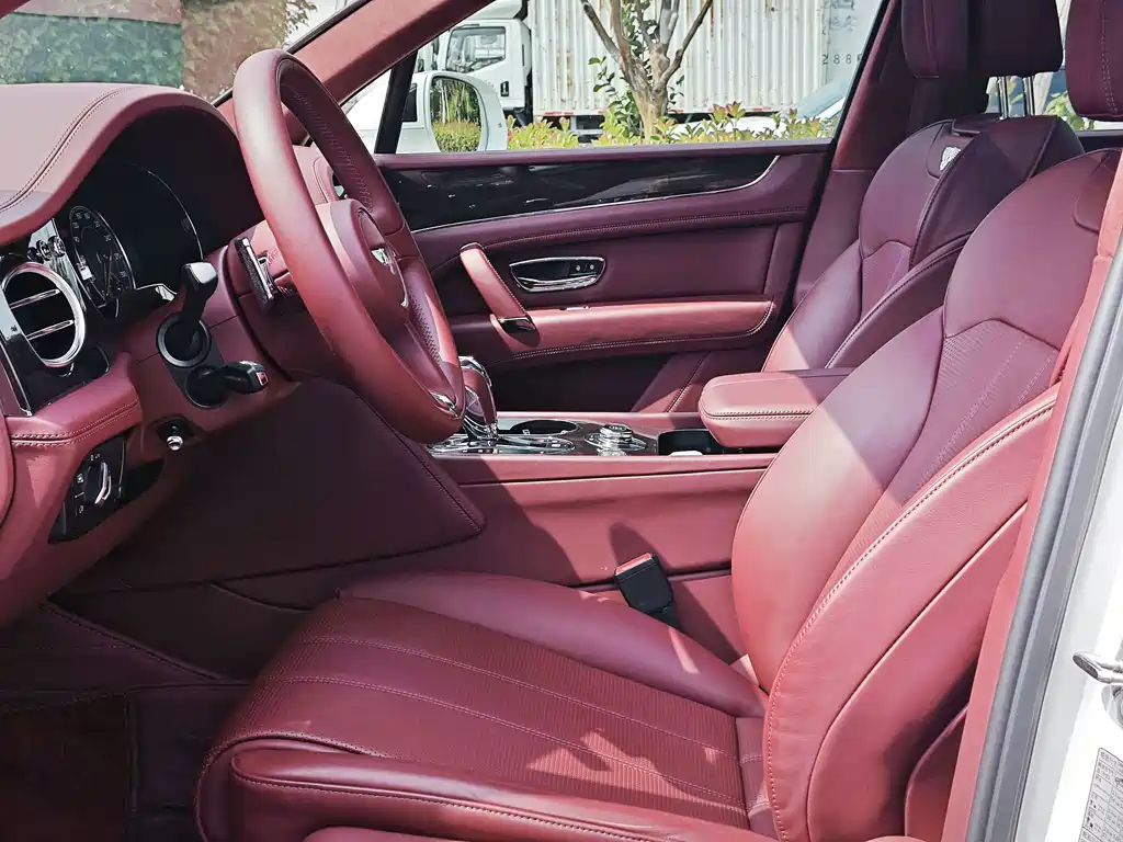 Bentley Bentayga — миниатюра 12