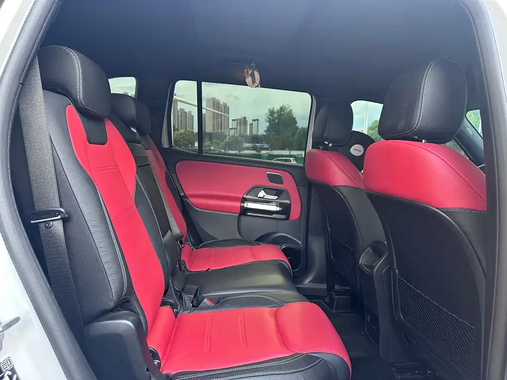 MERCEDES-BENZ GLB AMG