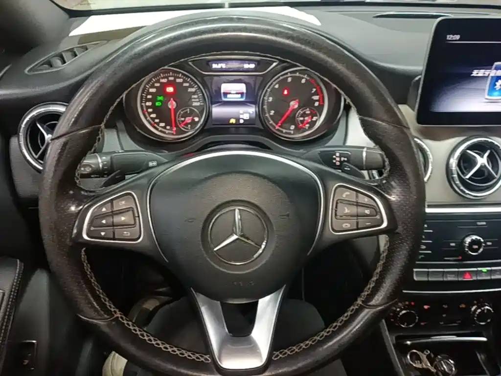 Mercedes-Benz CLA (Import) — миниатюра 11