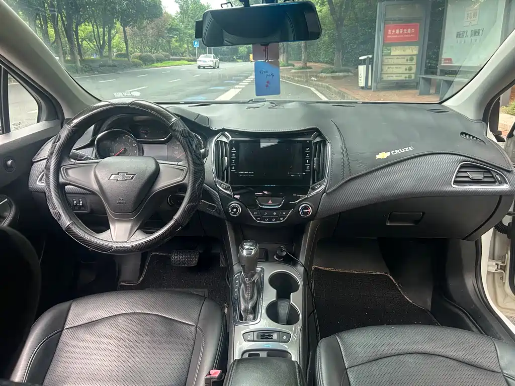 Chevrolet Cruze — миниатюра 10