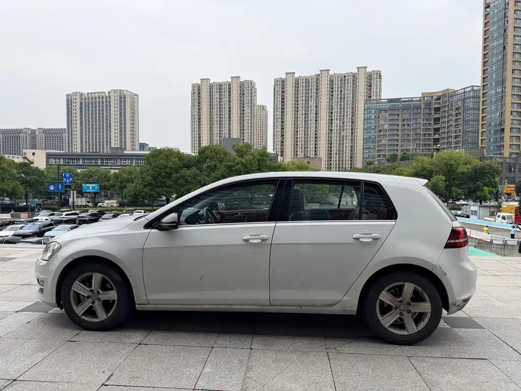 Volkswagen Golf 2017 1.6L AT Comfort