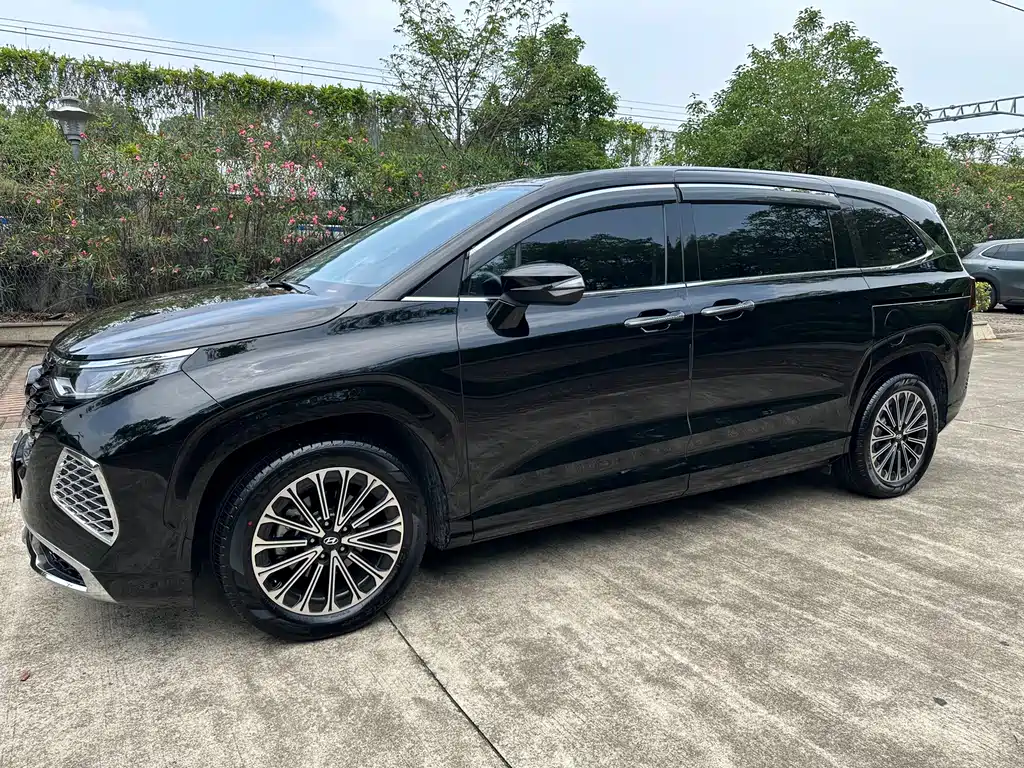 Hyundai Custo 2024 270TGDi LUX Luxury